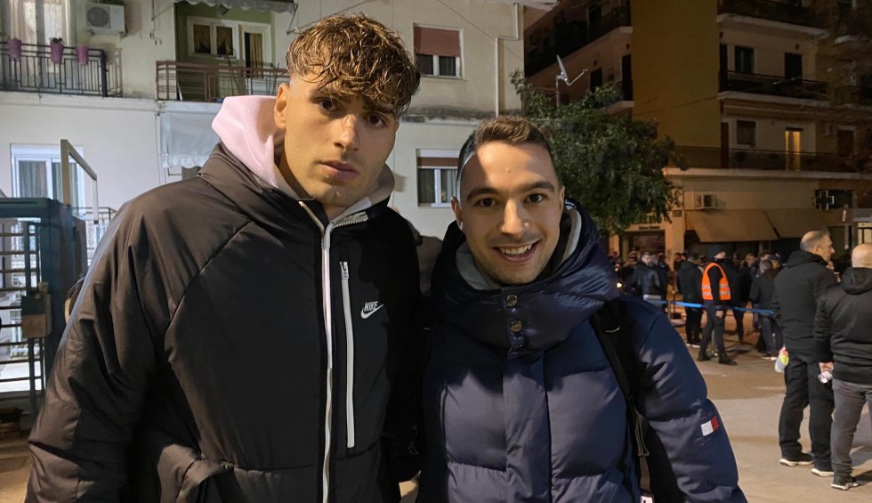 A generic square placeholder image with rounded corners in a figure.