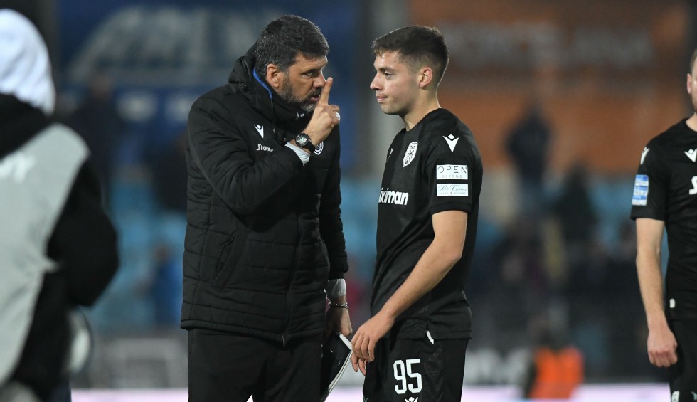 A generic square placeholder image with rounded corners in a figure.