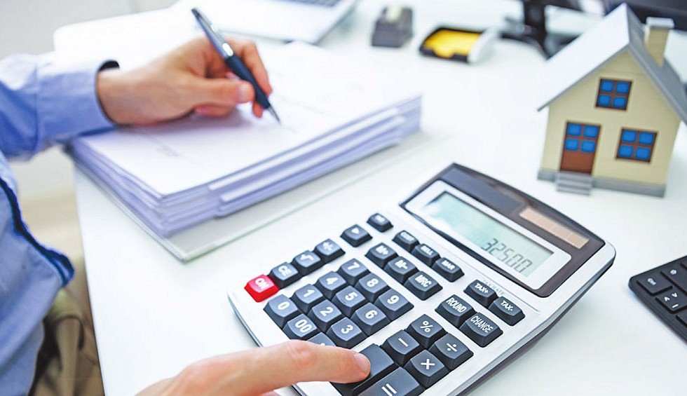 A generic square placeholder image with rounded corners in a figure.