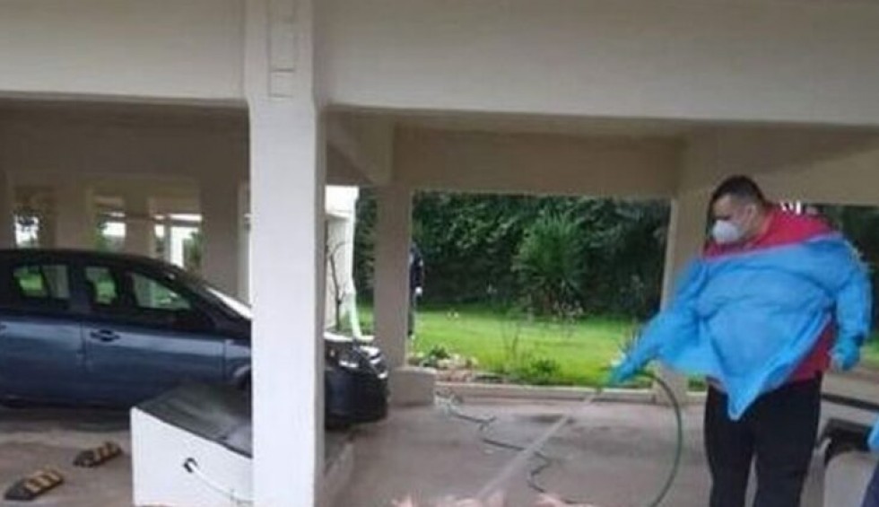 A generic square placeholder image with rounded corners in a figure.