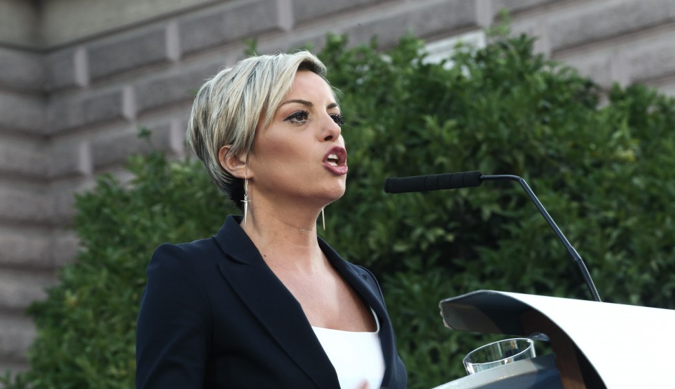 A generic square placeholder image with rounded corners in a figure.