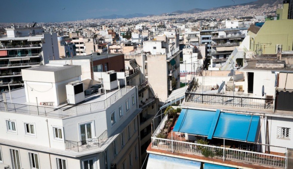 A generic square placeholder image with rounded corners in a figure.