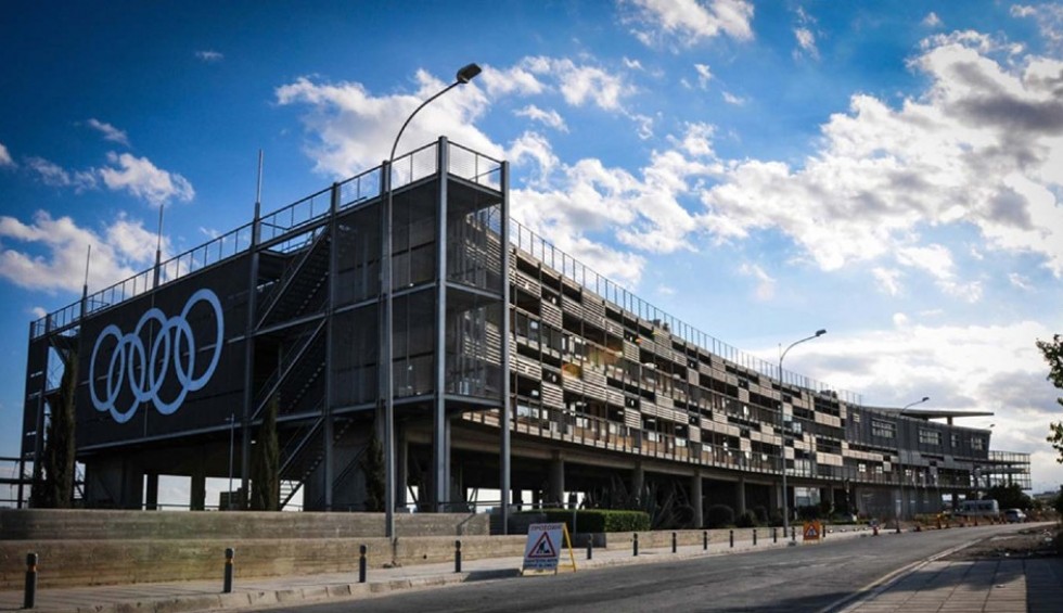 A generic square placeholder image with rounded corners in a figure.