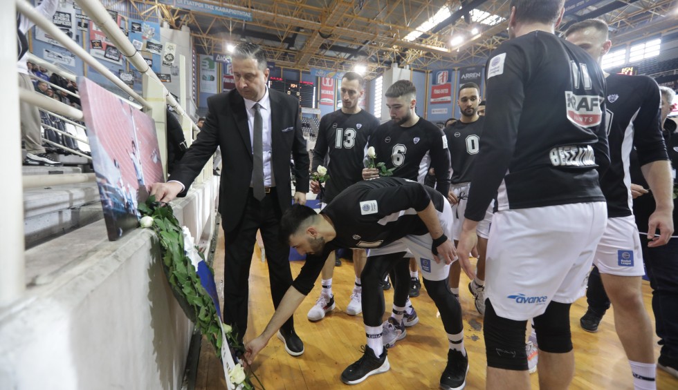 A generic square placeholder image with rounded corners in a figure.