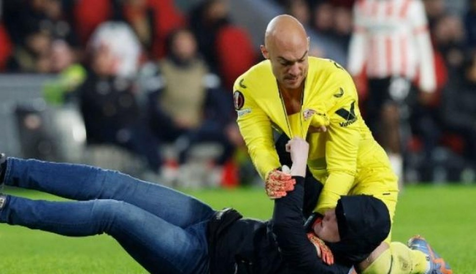 A generic square placeholder image with rounded corners in a figure.