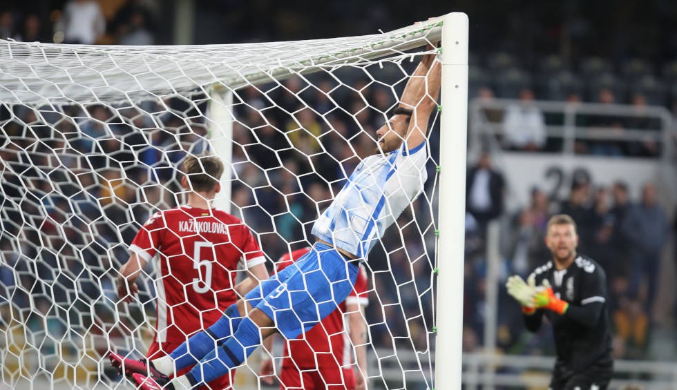 A generic square placeholder image with rounded corners in a figure.