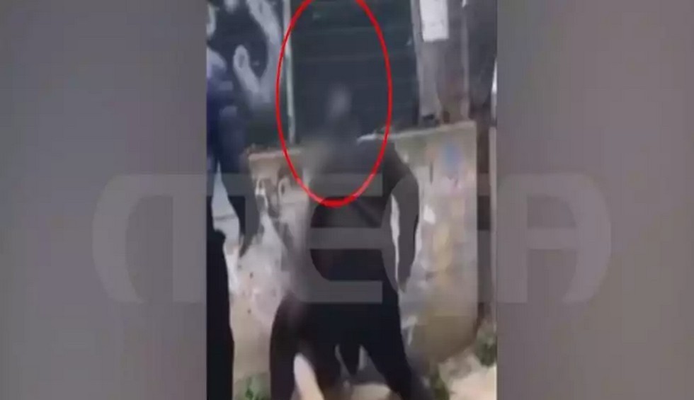 A generic square placeholder image with rounded corners in a figure.