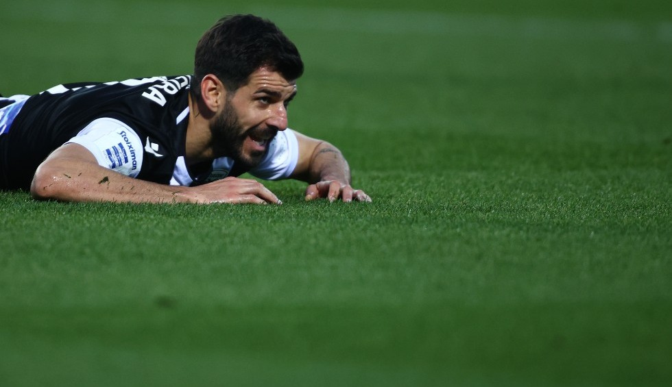 A generic square placeholder image with rounded corners in a figure.