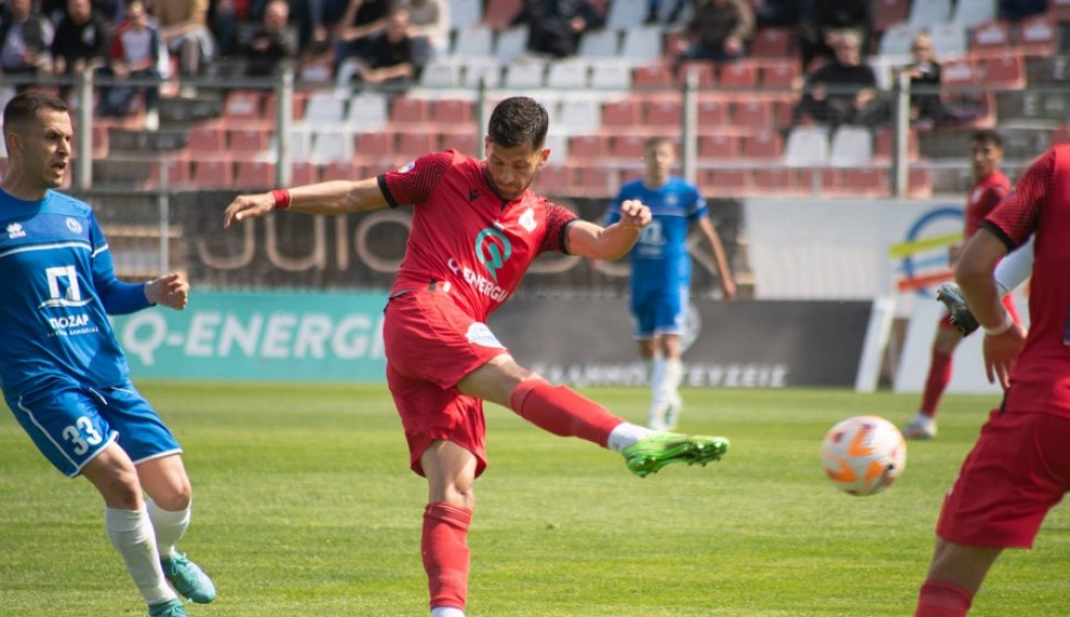 A generic square placeholder image with rounded corners in a figure.