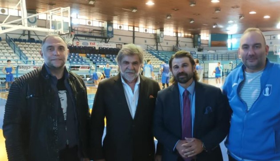 A generic square placeholder image with rounded corners in a figure.