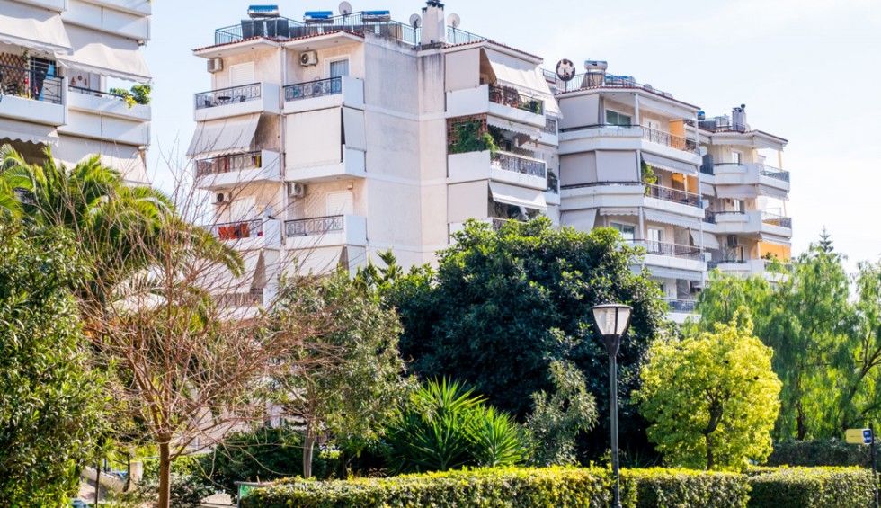 A generic square placeholder image with rounded corners in a figure.