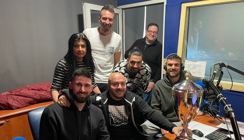 A generic square placeholder image with rounded corners in a figure.