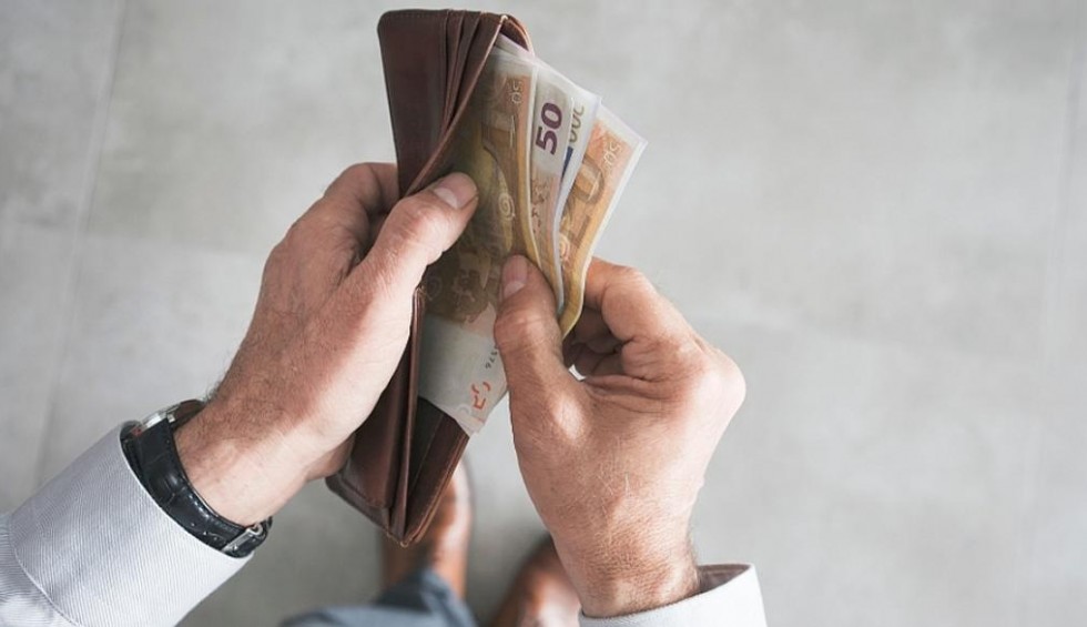 A generic square placeholder image with rounded corners in a figure.