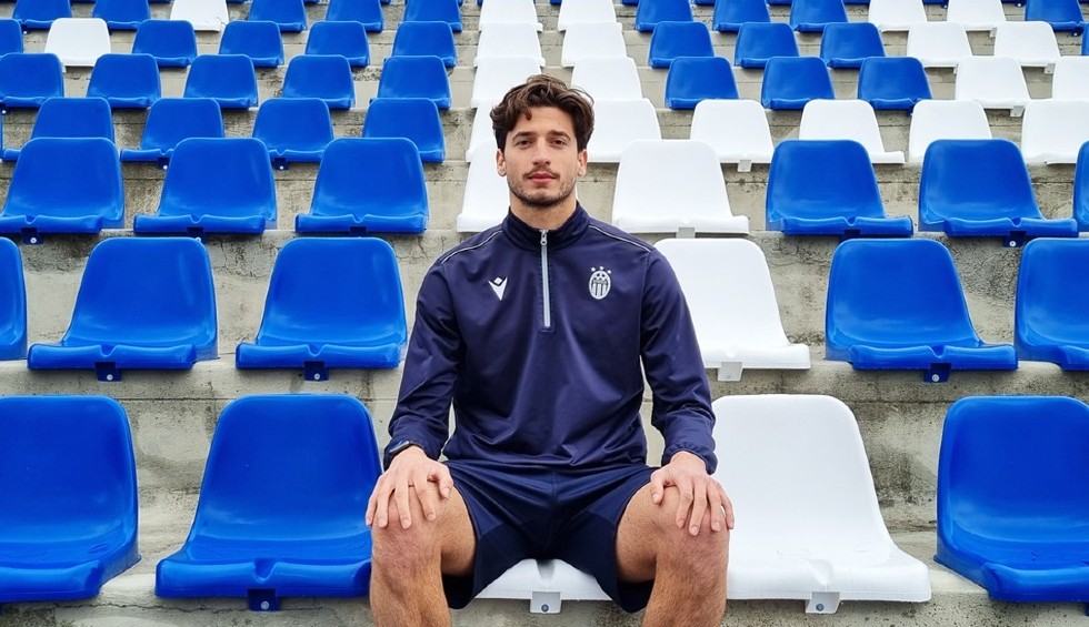 A generic square placeholder image with rounded corners in a figure.