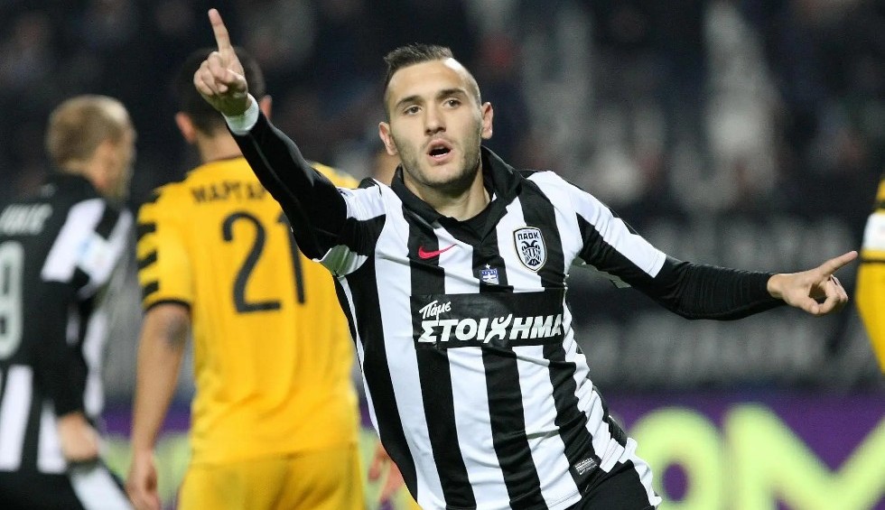 A generic square placeholder image with rounded corners in a figure.