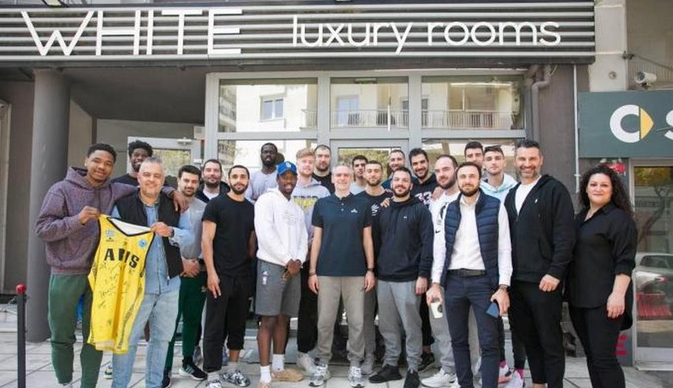 A generic square placeholder image with rounded corners in a figure.