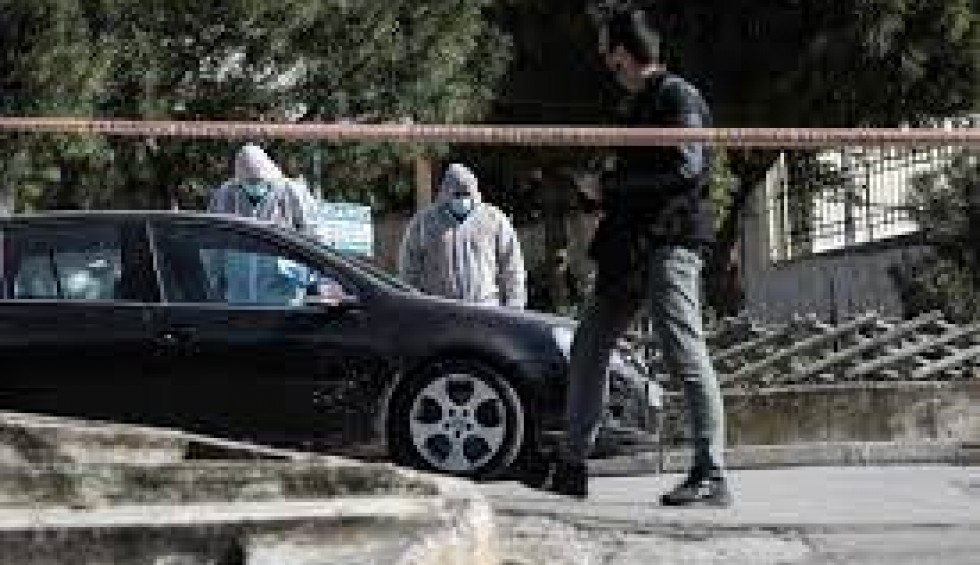 A generic square placeholder image with rounded corners in a figure.