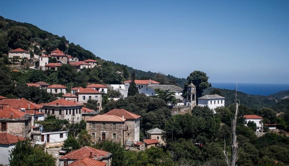 A generic square placeholder image with rounded corners in a figure.