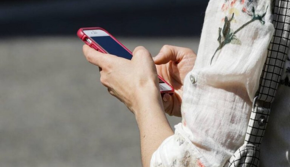 A generic square placeholder image with rounded corners in a figure.