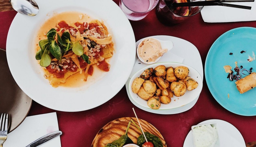 A generic square placeholder image with rounded corners in a figure.