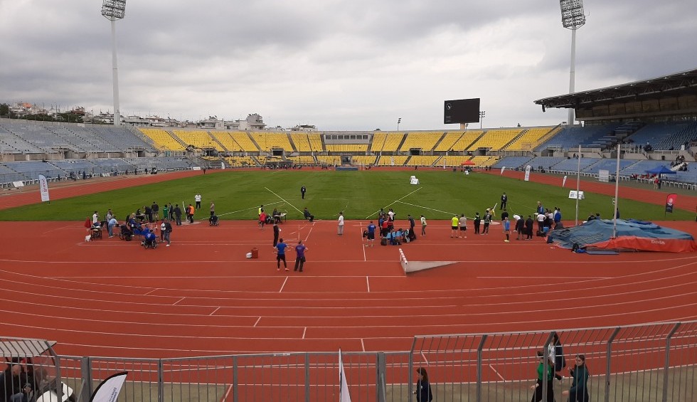 A generic square placeholder image with rounded corners in a figure.