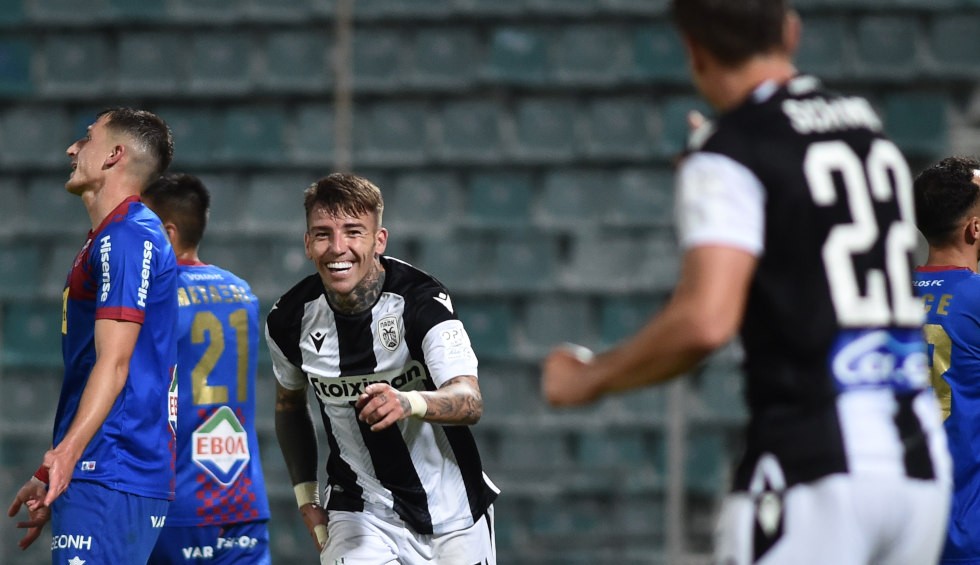 A generic square placeholder image with rounded corners in a figure.