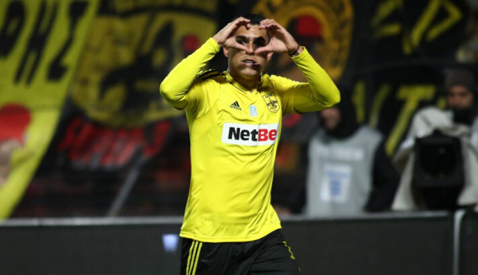 A generic square placeholder image with rounded corners in a figure.