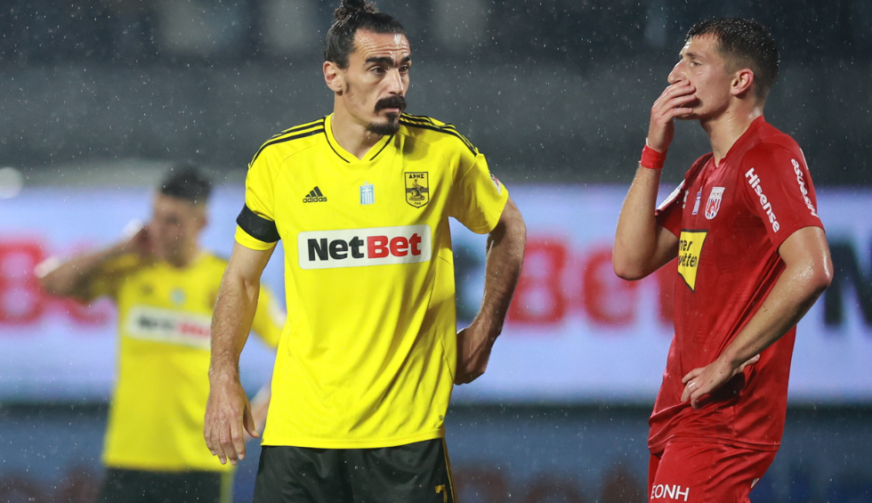 A generic square placeholder image with rounded corners in a figure.