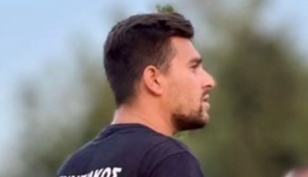 A generic square placeholder image with rounded corners in a figure.