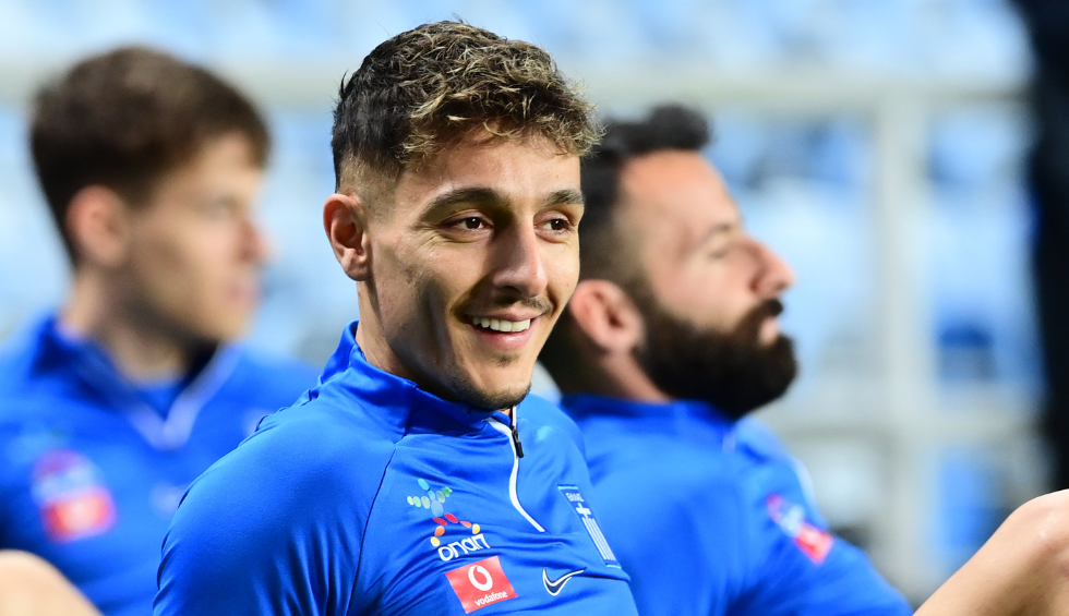 A generic square placeholder image with rounded corners in a figure.