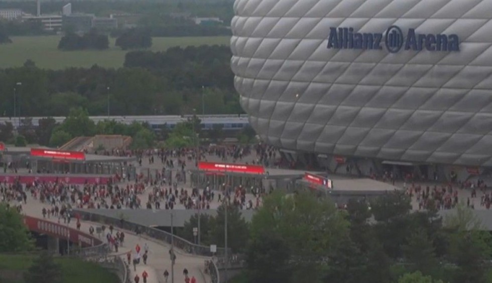 A generic square placeholder image with rounded corners in a figure.