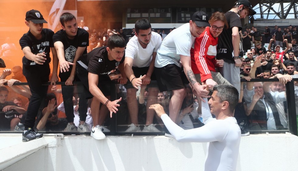 A generic square placeholder image with rounded corners in a figure.