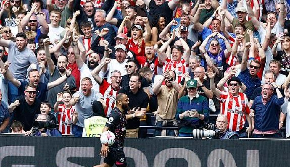 A generic square placeholder image with rounded corners in a figure.