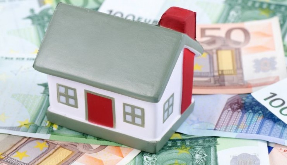 A generic square placeholder image with rounded corners in a figure.