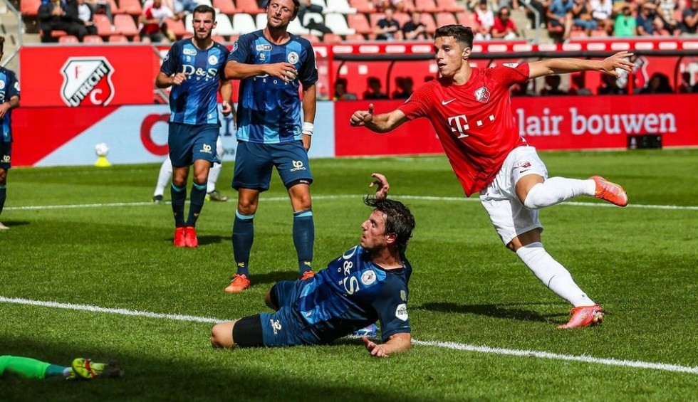 A generic square placeholder image with rounded corners in a figure.