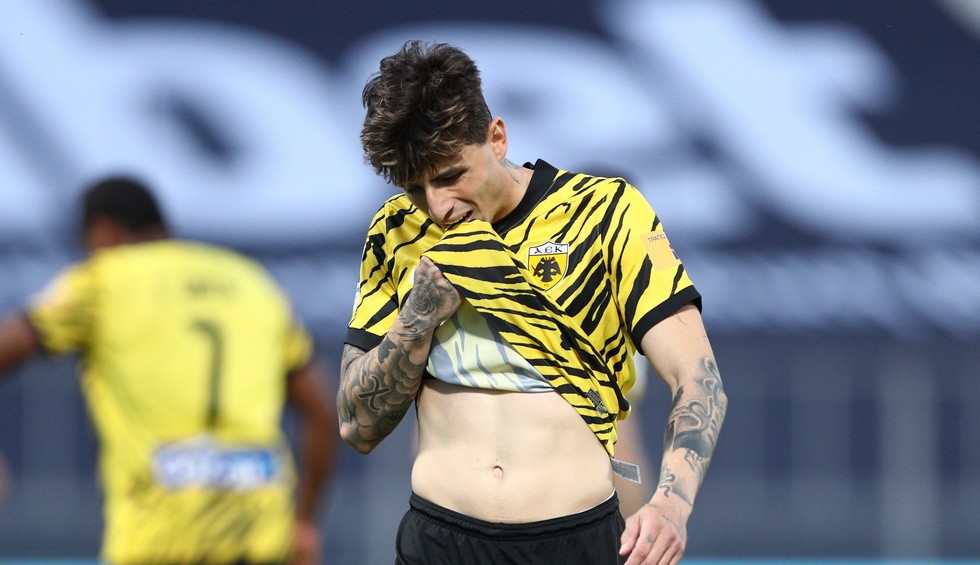 A generic square placeholder image with rounded corners in a figure.