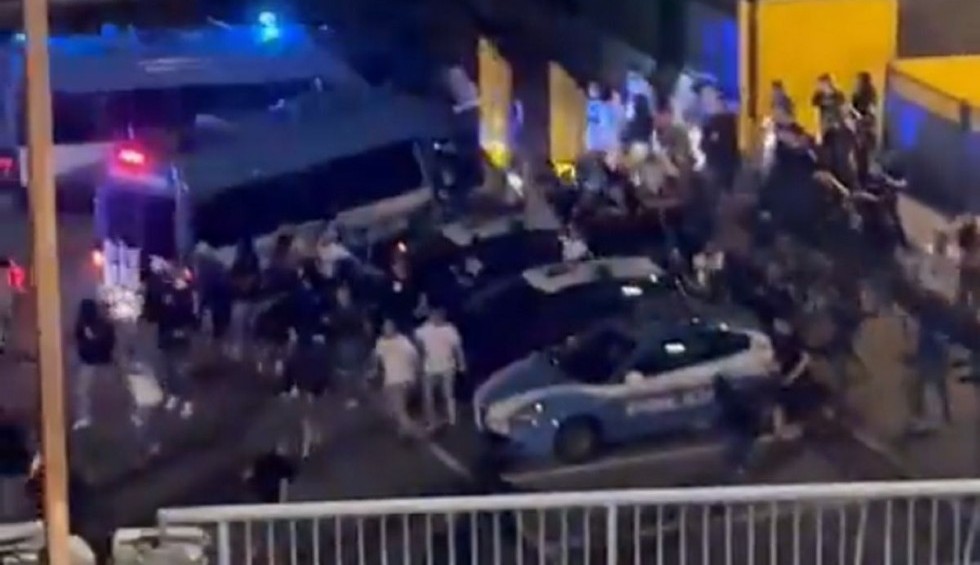 A generic square placeholder image with rounded corners in a figure.