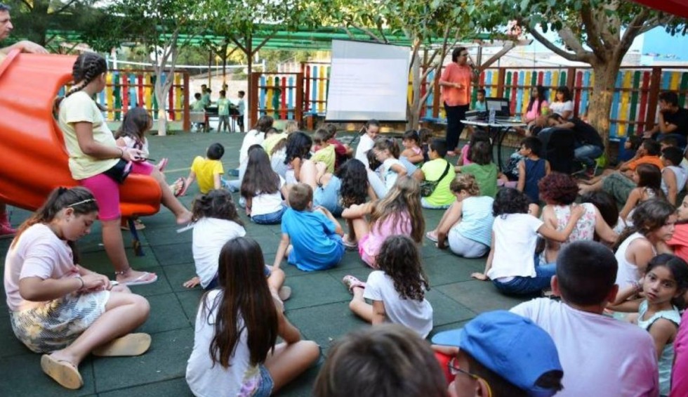 A generic square placeholder image with rounded corners in a figure.