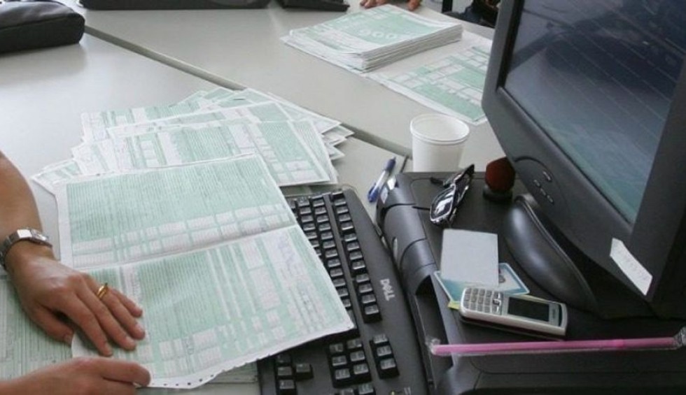 A generic square placeholder image with rounded corners in a figure.