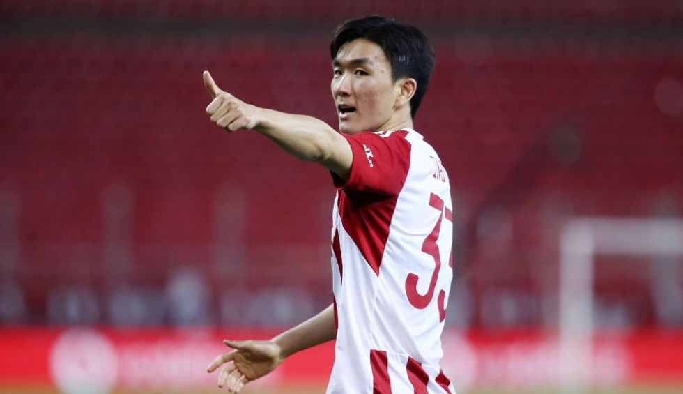 A generic square placeholder image with rounded corners in a figure.