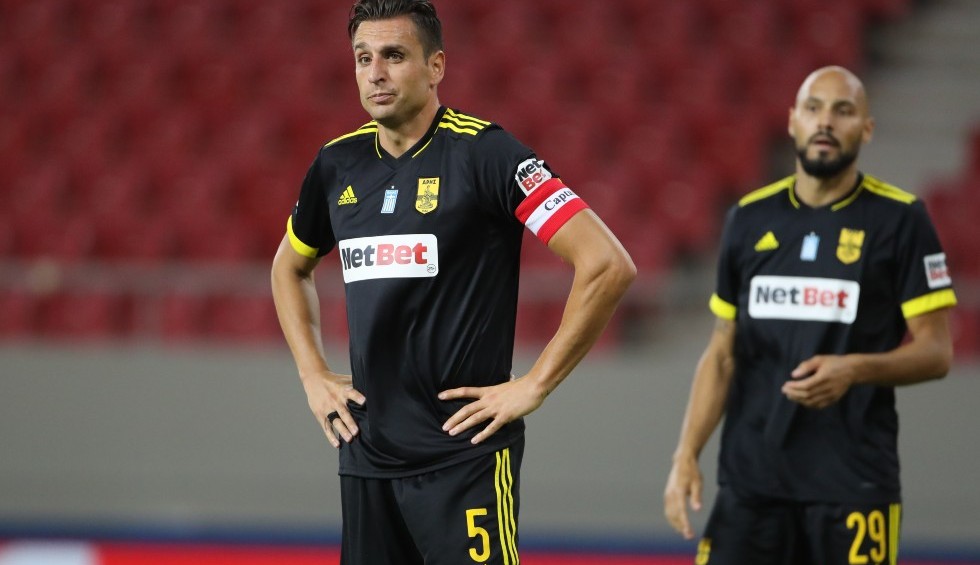 A generic square placeholder image with rounded corners in a figure.