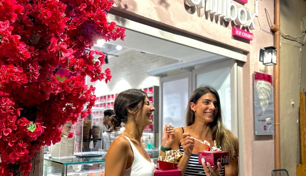 A generic square placeholder image with rounded corners in a figure.