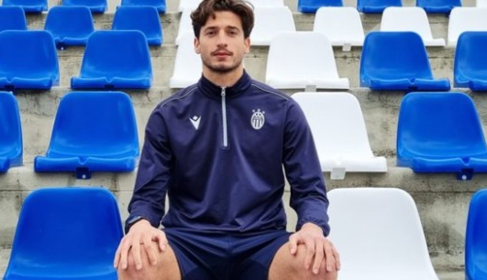 A generic square placeholder image with rounded corners in a figure.