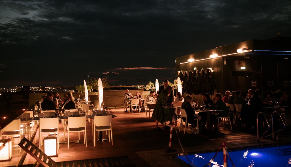 A generic square placeholder image with rounded corners in a figure.