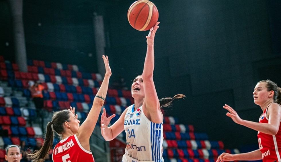 A generic square placeholder image with rounded corners in a figure.