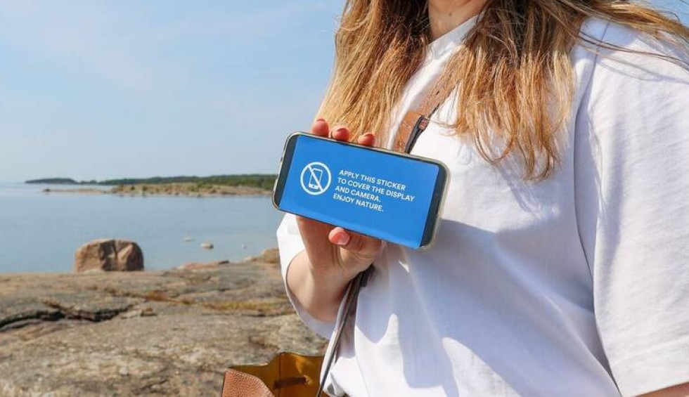 A generic square placeholder image with rounded corners in a figure.