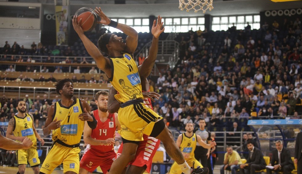 A generic square placeholder image with rounded corners in a figure.