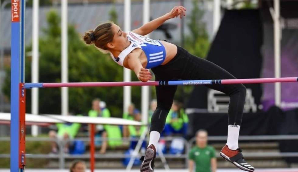 A generic square placeholder image with rounded corners in a figure.