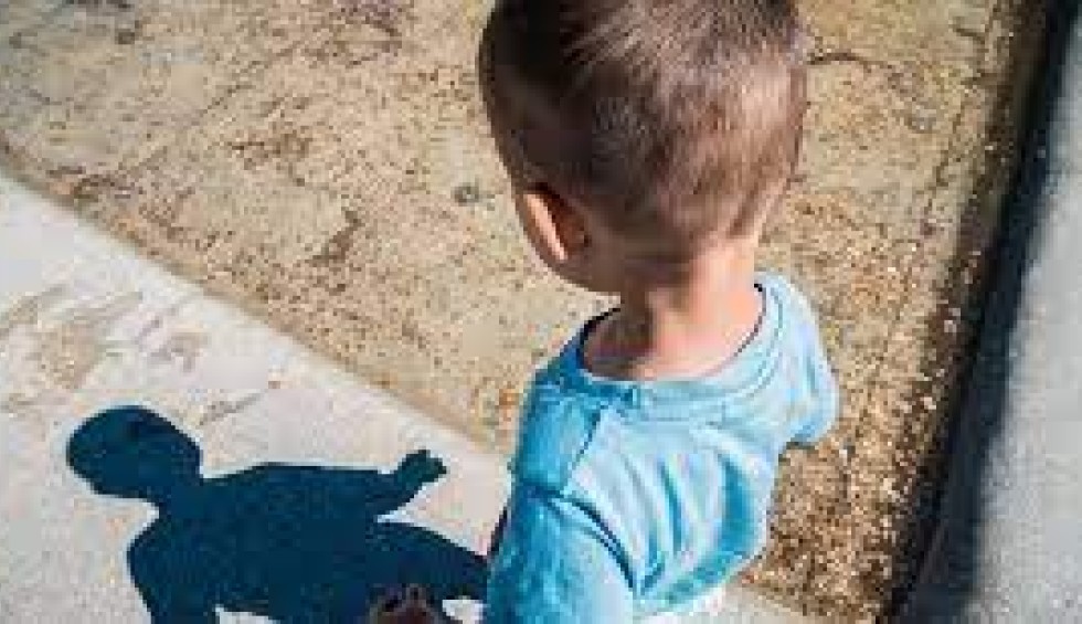 A generic square placeholder image with rounded corners in a figure.