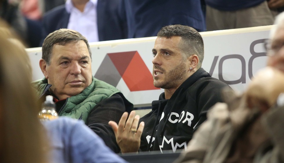 A generic square placeholder image with rounded corners in a figure.